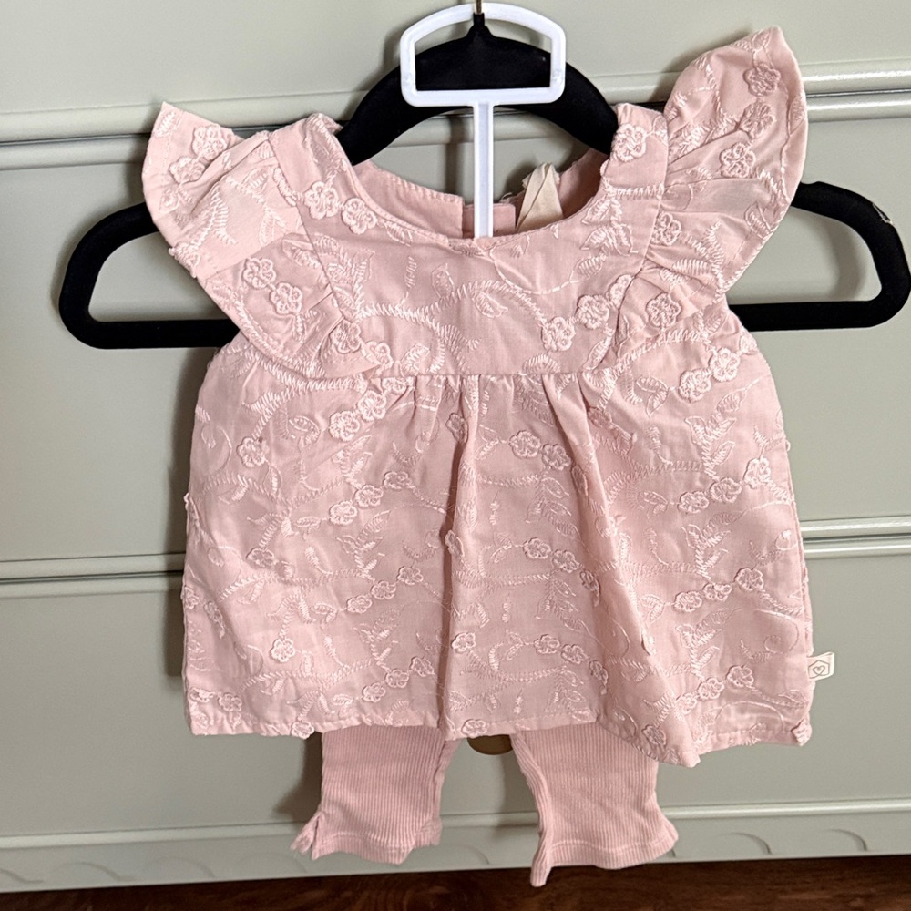 Snug pink dress with pants set 0-3